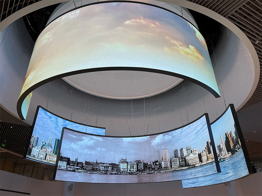 Op maat gemaakte P4 gebogen LED-videowand Indoor Eye-catching reclame-LED-schermen
