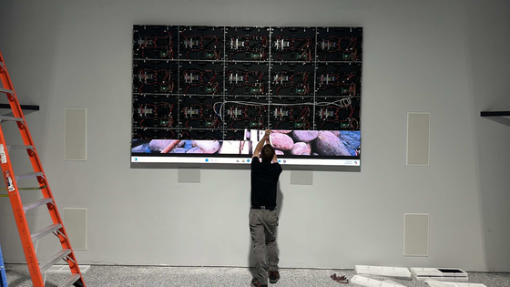 Front Service 640mm X 480mm Wandmontage Indoor Display P1.25/1.538/1.86/2.5mm Pixel Pitch