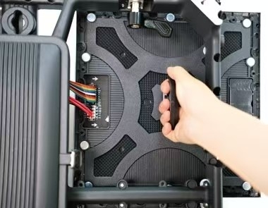 IRA-serie ️ Huur slimmer, niet moeilijker: Ultra-flexibele magnetische LED-wanden met dubbelzijdige toegang